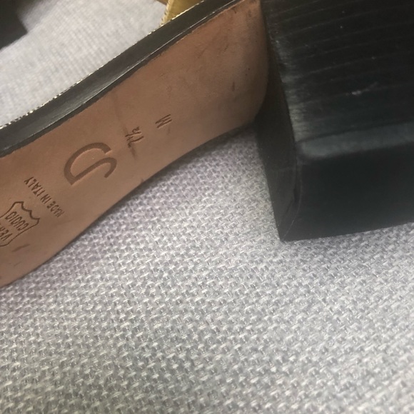 Size 7 1/2, vintage Joan and David too block heeled sanders. - Picture 7 of 9